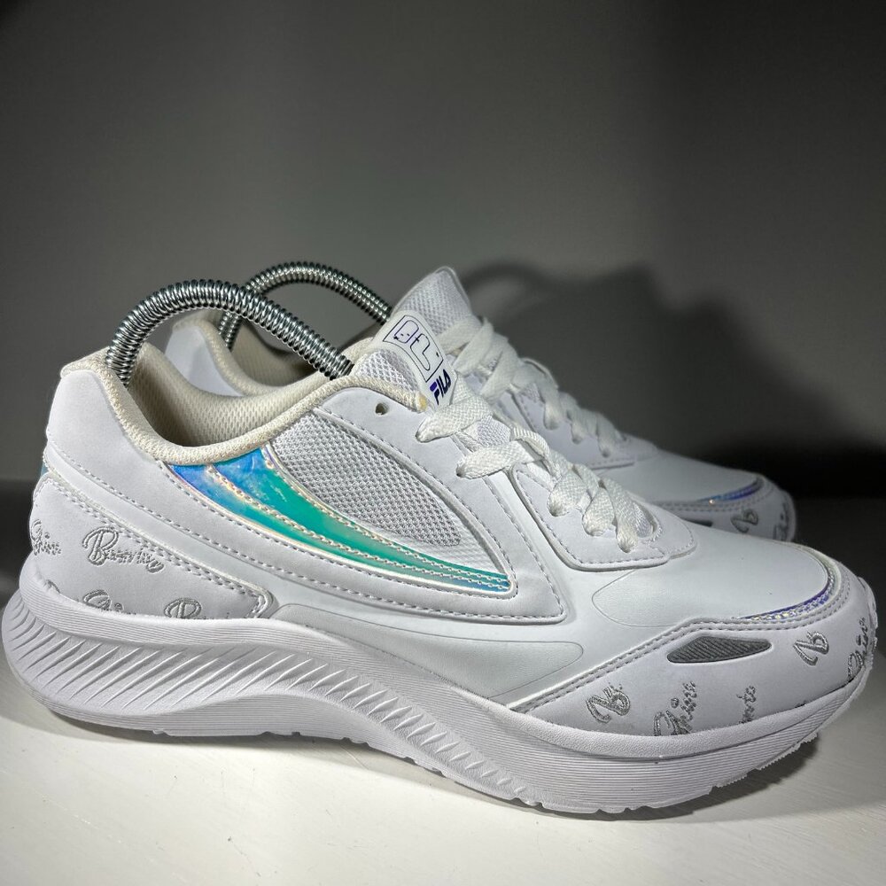 NEW FILA Girls Womens Shoes Size 8 Sneakers White WAVELET VOYAGER COLLECTION